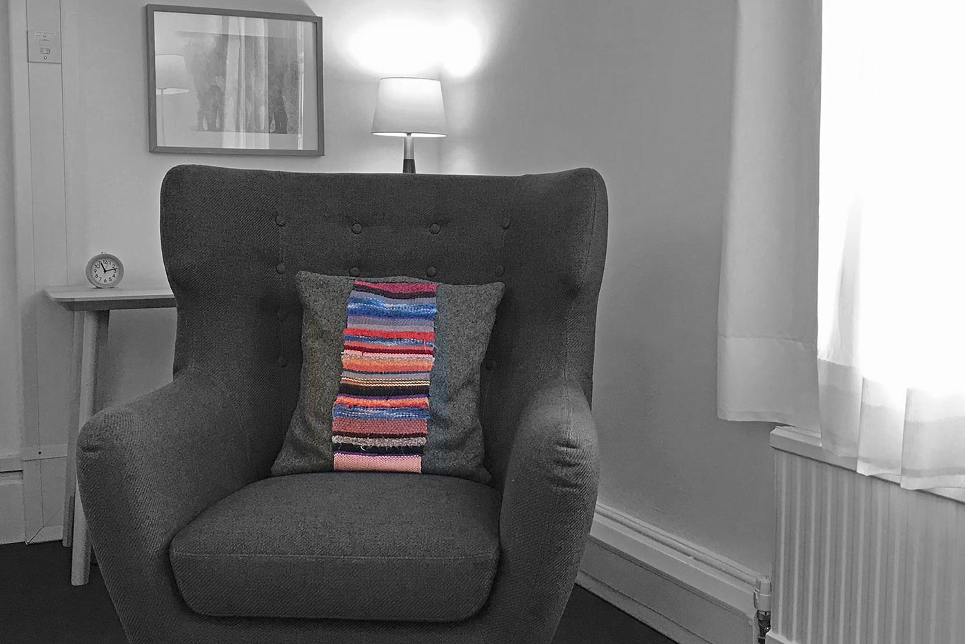 London Bridge Room 27: armchair, lamp, picture